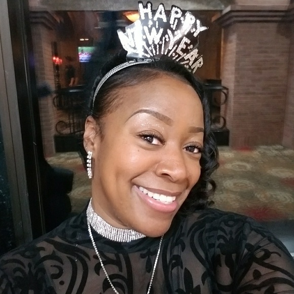 Meet your Posher, Joy - Picture 2 of 4